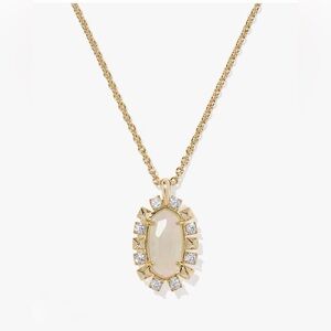 NWT Shanley Gold Short Pendant Necklace